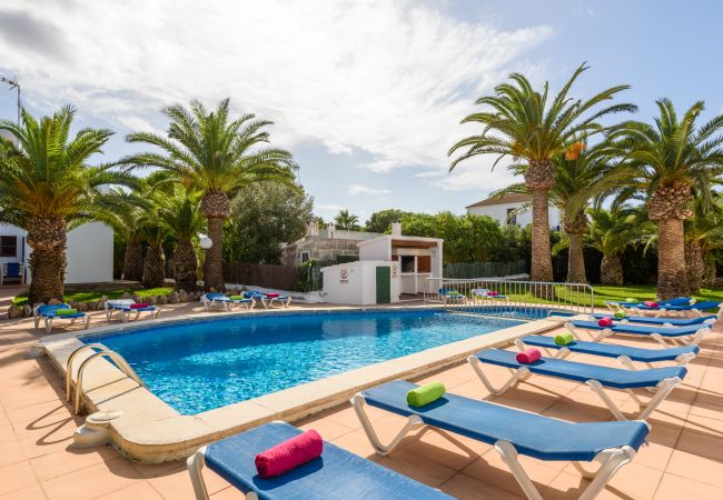  in Cala Blanca - Apartamento con piscina y barbacoa comunitaria, a 5 minutos de la Cala Santandria