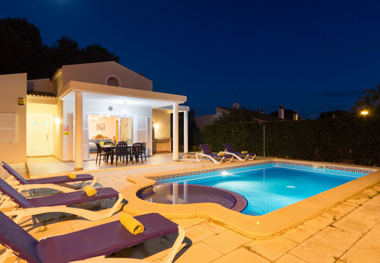 Villa in Cala Blanca - Villa mit 4 Schlafzimmern