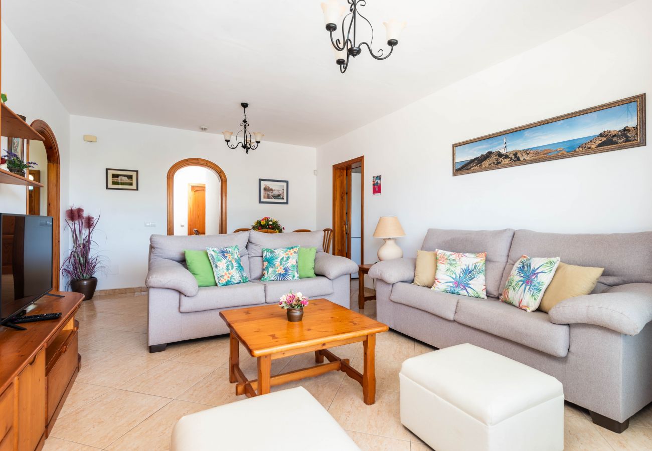 Villa in Cala Blanca - Villa mit 4 Schlafzimmern