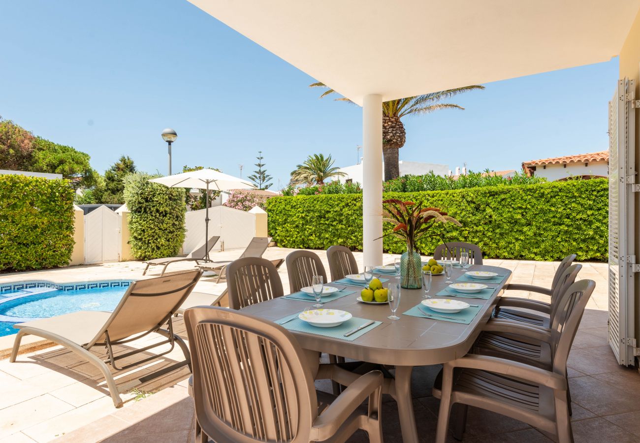 Villa in Cala Blanca - Villa mit 4 Schlafzimmern