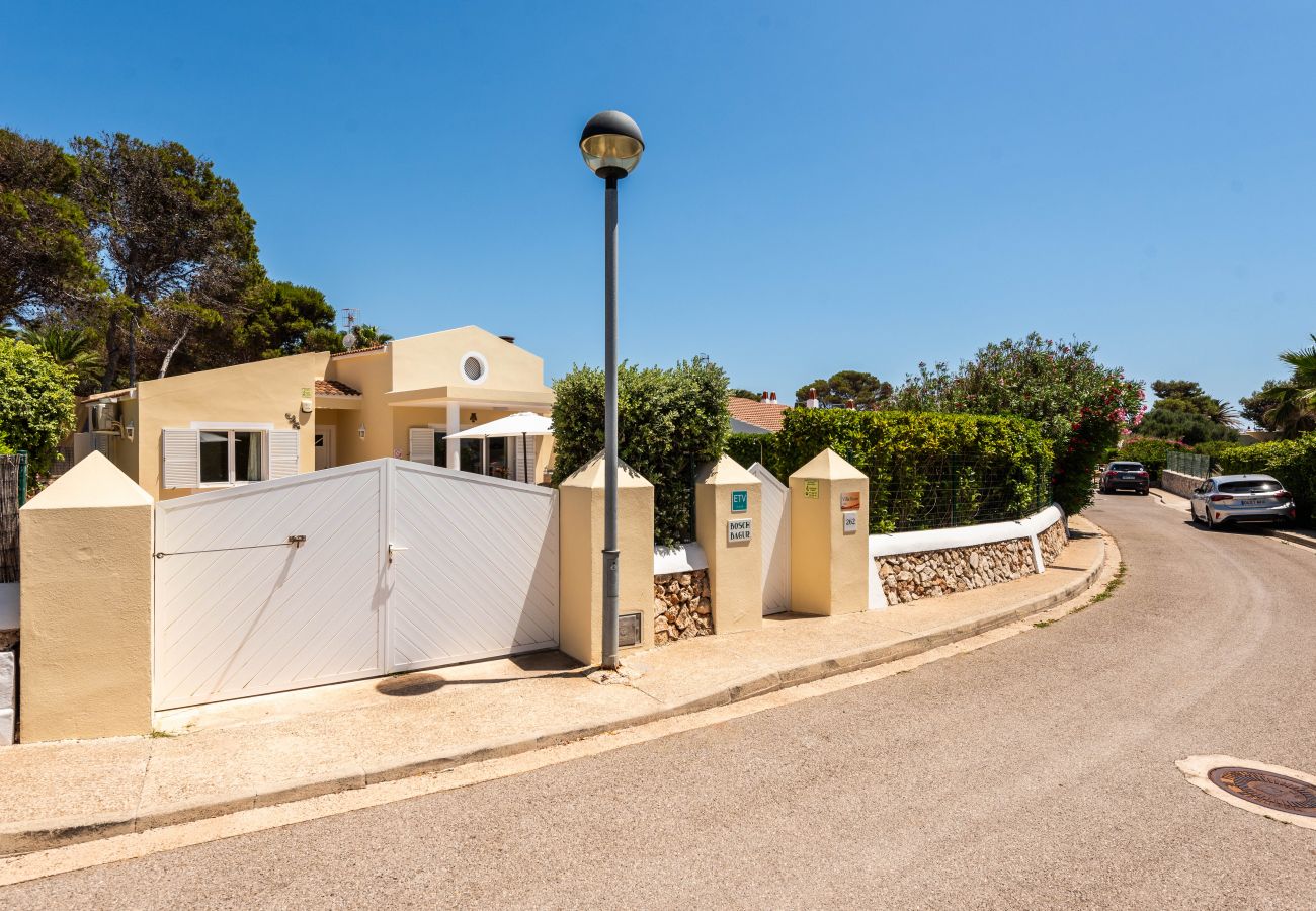 Villa in Cala Blanca - Villa mit 4 Schlafzimmern