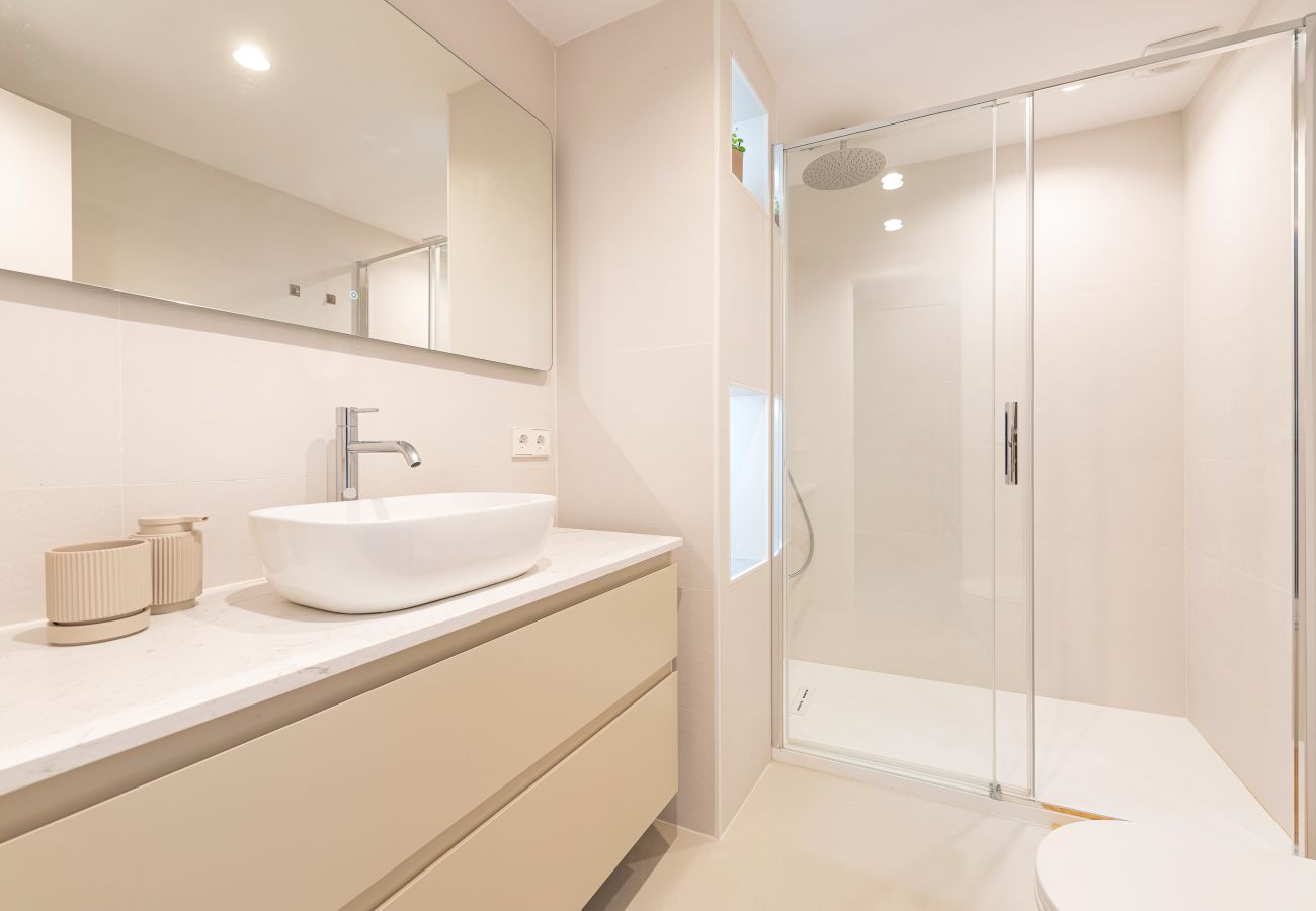 Ferienwohnung in Port d´Alcudia - New designer apartment in front of Alcudia Beach, WIFI, AA, Netflix, ...