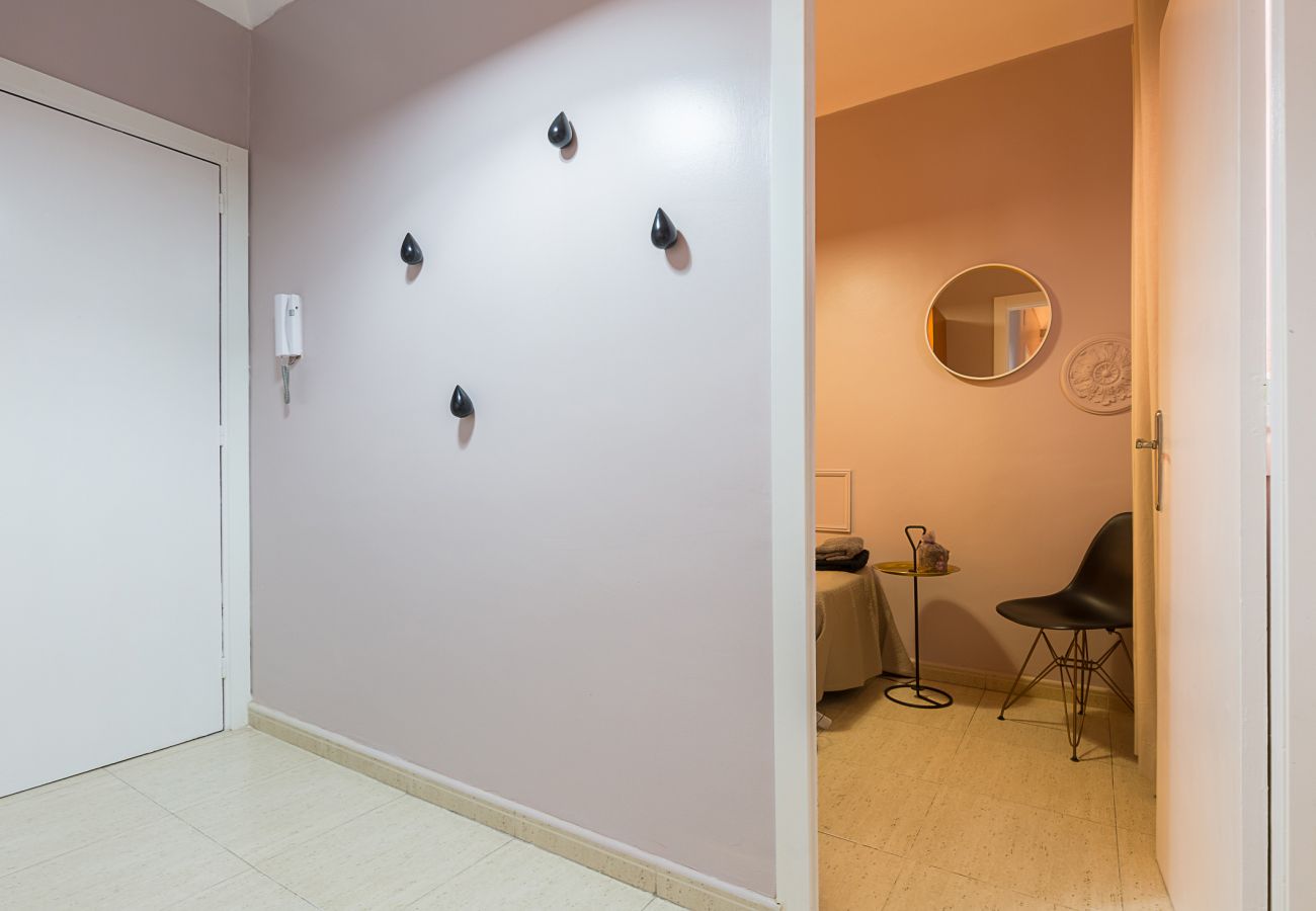 Eingang-Wohnung-Plaza-Espana-Barcelona