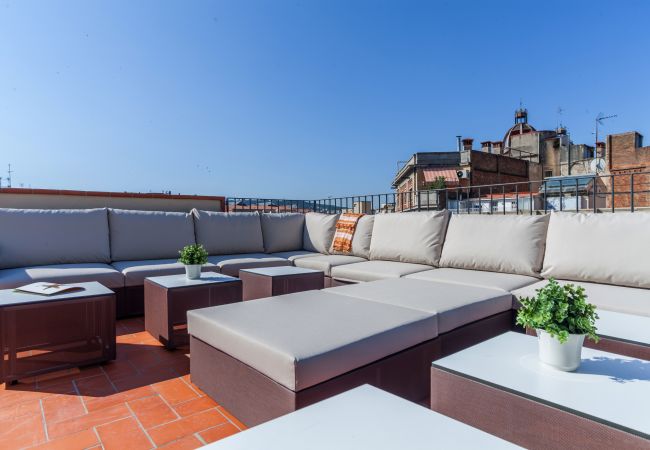 Ferienwohnung in Barcelona - Family DELUXE amplio piso con terraza y piscina en Barcelona centro