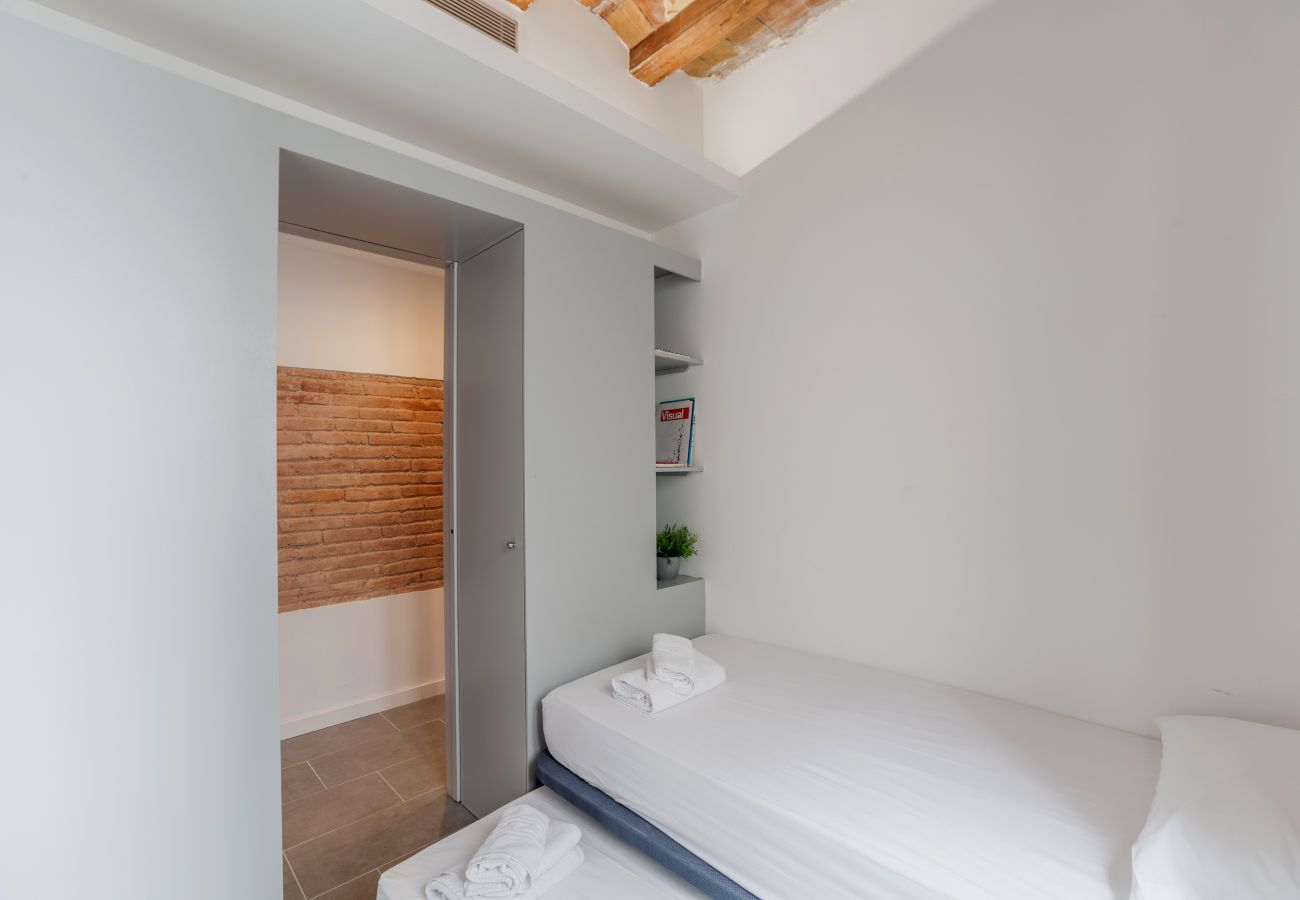 Ferienwohnung in Barcelona - Family DELUXE amplio piso con terraza y piscina en Barcelona centro