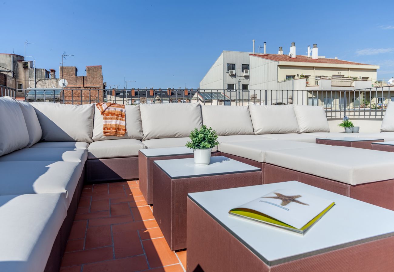 Ferienwohnung in Barcelona - Family DELUXE amplio piso con terraza y piscina en Barcelona centro