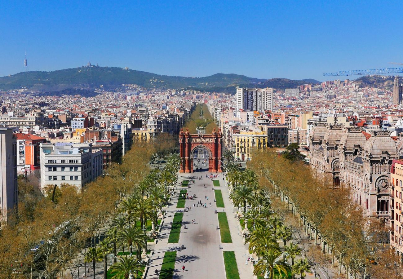 Ferienwohnung in Barcelona - VILADOMAT, piso amplio, luminoso, tranquilo en Eixample, Barcelona centro.