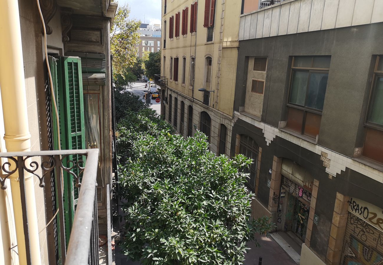 Ferienwohnung in Barcelona - GRACIA DREAM, piso turístico  restaurado de diseño en Gràcia, Barcelona centro