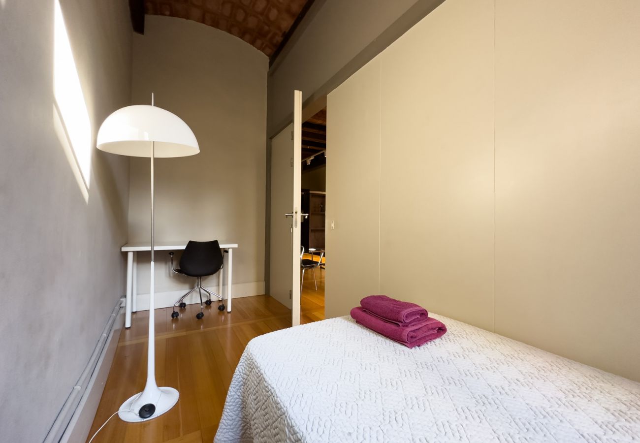 Ferienwohnung in Barcelona - GRACIA DREAM, piso turístico  restaurado de diseño en Gràcia, Barcelona centro