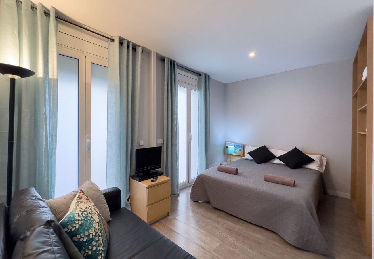 Ferienwohnung in Barcelona - Estudio en alquiler luminoso, tranquilo y muy bien situado en Gracia, Barcelona centro