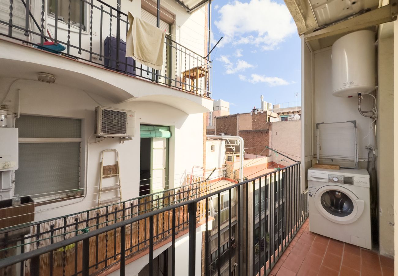 Ferienwohnung in Barcelona - Estudio en alquiler luminoso, tranquilo y muy bien situado en Gracia, Barcelona centro