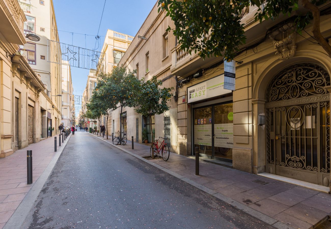 Ferienwohnung in Barcelona - Estudio bonito, confortable, tranquilo y luminoso en alquiler en Gracia, Barcelona centro