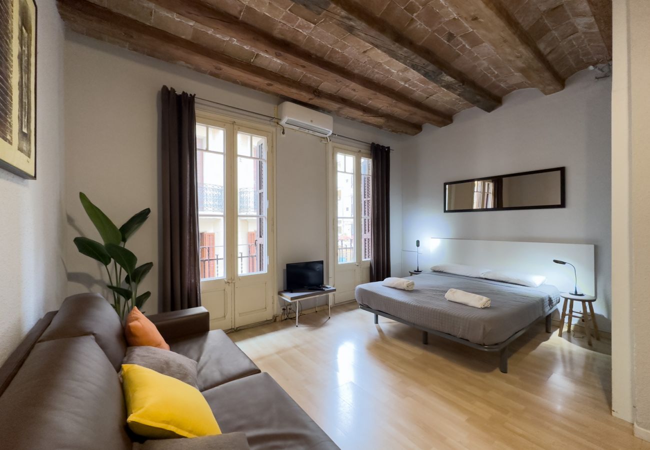 Ferienwohnung in Barcelona - Estudio bonito, confortable, tranquilo y luminoso en alquiler en Gracia, Barcelona centro