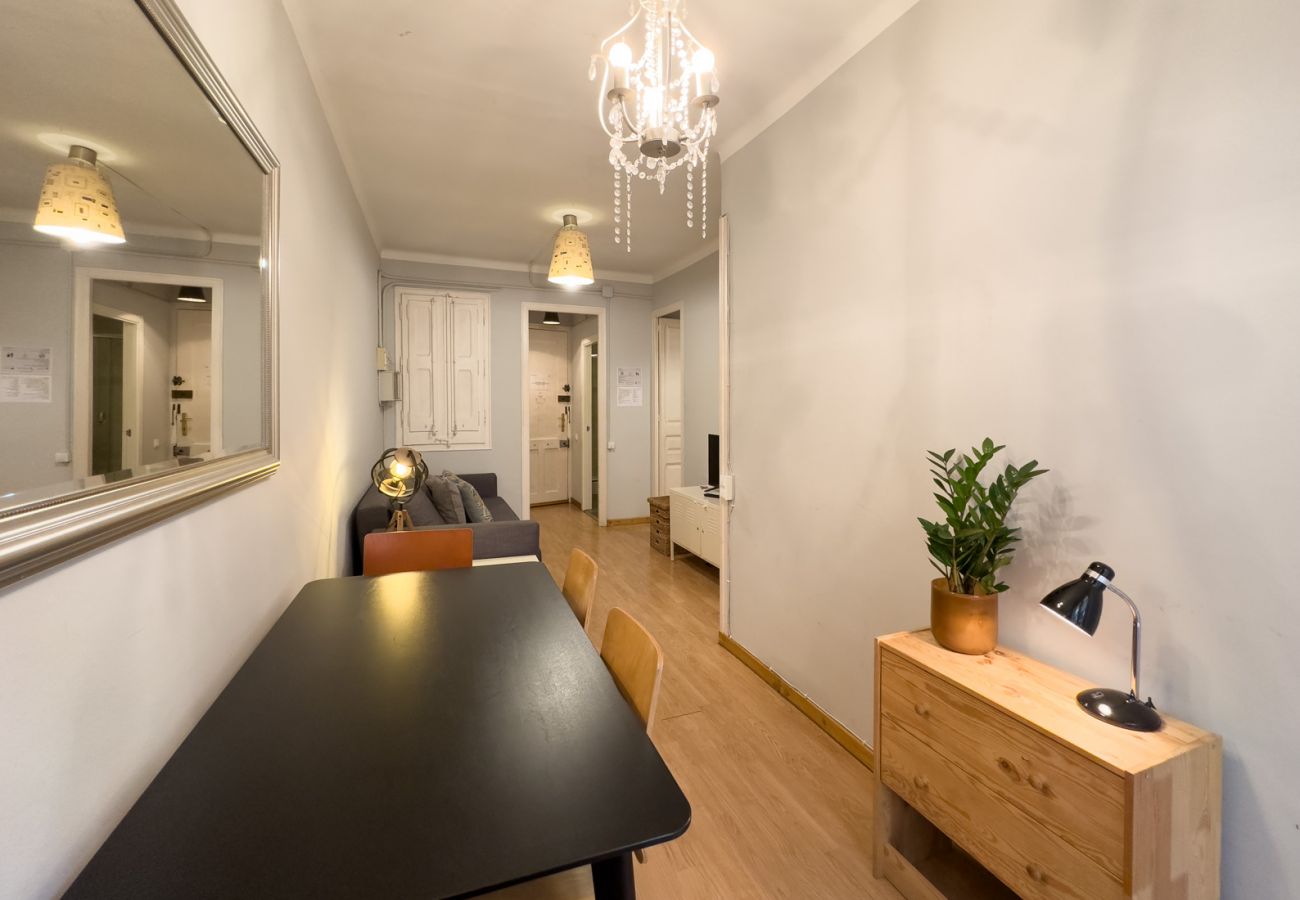 Ferienwohnung in Barcelona - Apartamento bonito con balcón en alquiler por días en Barcelona centro, Gracia