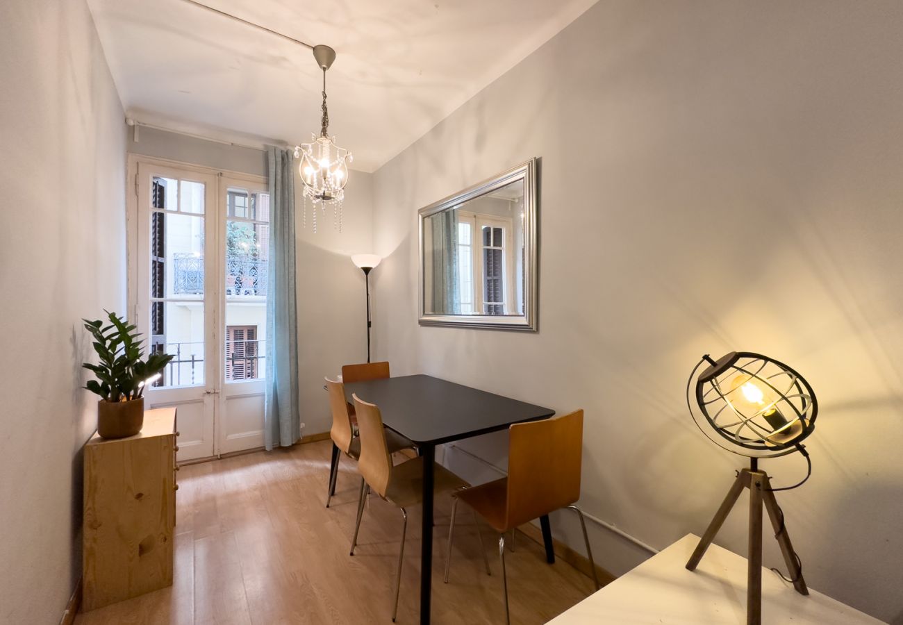 Ferienwohnung in Barcelona - Apartamento bonito con balcón en alquiler por días en Barcelona centro, Gracia