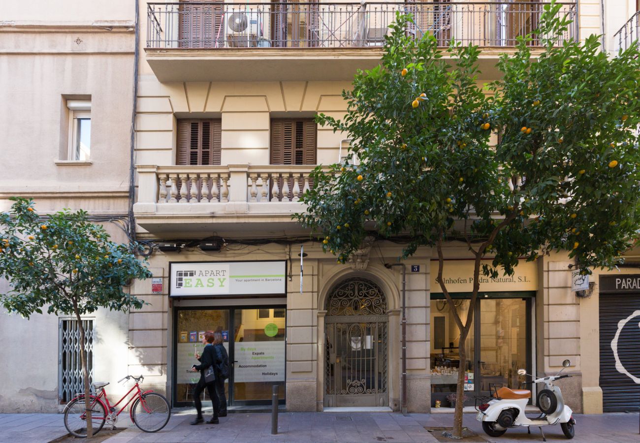 Ferienwohnung in Barcelona - Piso con patio terraza privada en alquiler en Barcelona centro, Gracia