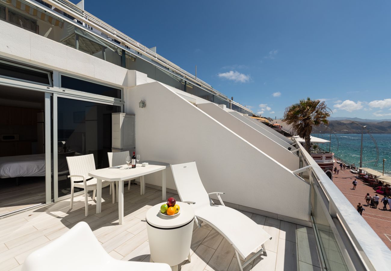 Studio in Las Palmas de Gran Canaria - Great terrace sea views By CanariasGetaway 