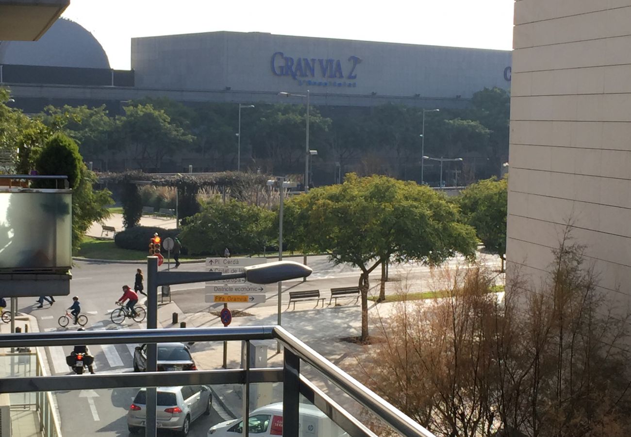 Wohnung in Hospitalet de Llobregat - LA FIRA, piso moderno, luminoso, tranquilo de 4 dormitorios en alquiler por días cerca La Fira, Hopitalet, Barcelona.