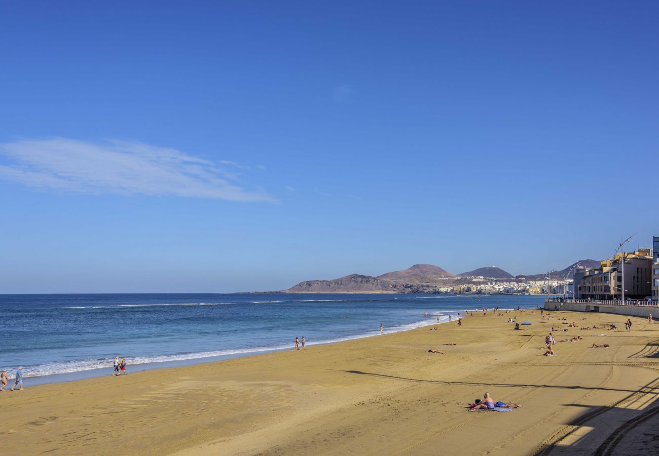 Ferienhaus in Las Palmas de Gran Canaria - Great balcony over blue sea By CanariasGetaway 