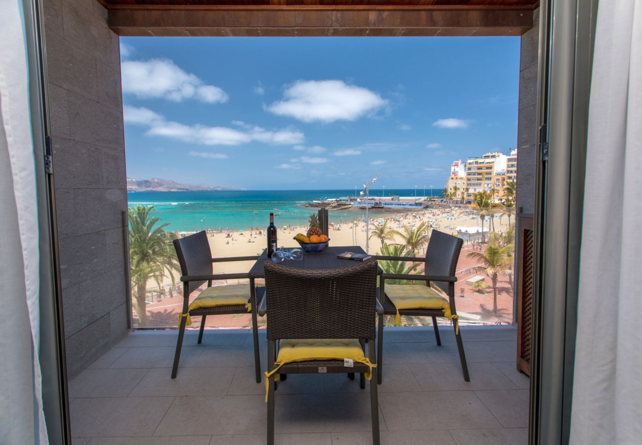 Ferienhaus in Las Palmas de Gran Canaria - Great balcony over blue sea By CanariasGetaway 