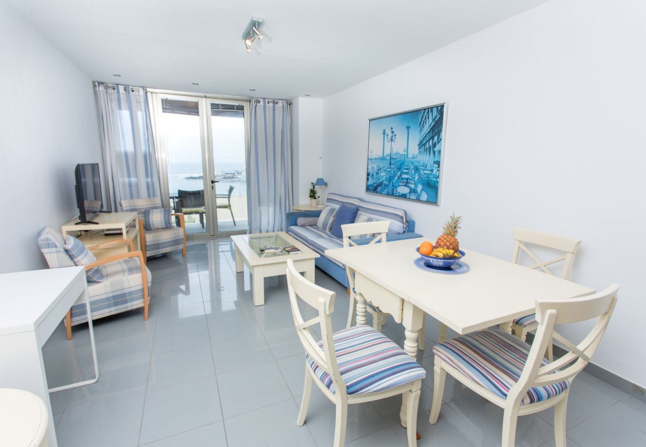 Ferienhaus in Las Palmas de Gran Canaria - Great balcony over blue sea By CanariasGetaway 