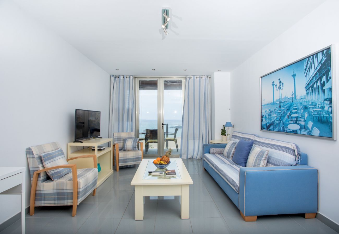 Ferienhaus in Las Palmas de Gran Canaria - Great balcony over blue sea By CanariasGetaway 