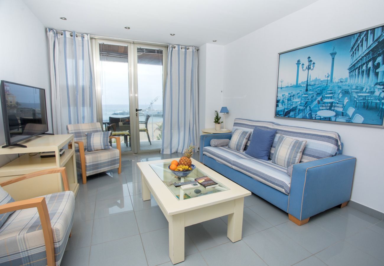 Ferienhaus in Las Palmas de Gran Canaria - Great balcony over blue sea By CanariasGetaway 