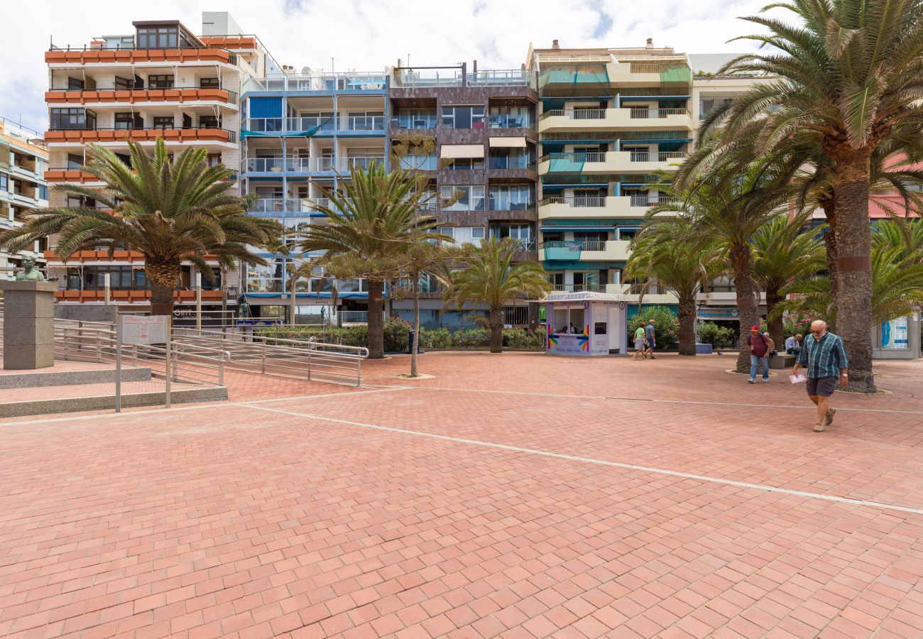 Ferienhaus in Las Palmas de Gran Canaria - Great balcony over blue sea By CanariasGetaway 