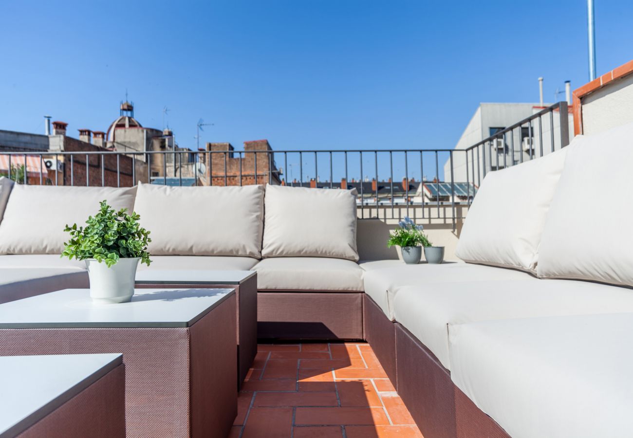 Ferienwohnung in Barcelona - DELUXE piso en alquiler con terraza y piscina en Barcelona centro