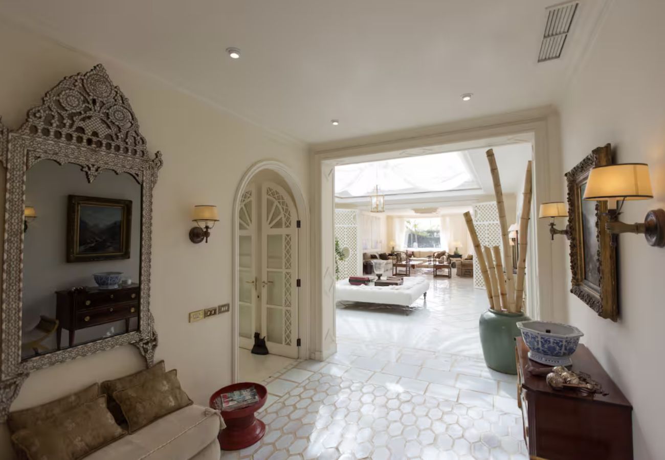 Villa in San Bartolomé de Tirajana - Sunset Luxe Retreat