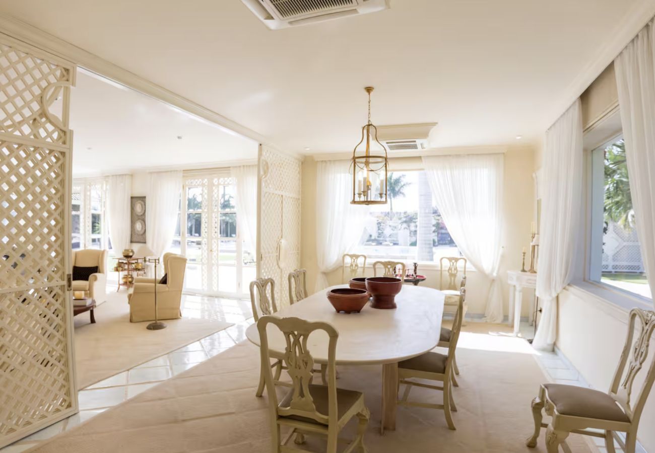 Villa in San Bartolomé de Tirajana - Sunset Luxe Retreat