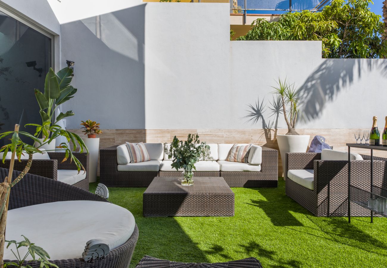 Villa in Tenerife - STUNNING LUXURY VILLA WITH SEA VIEWS -  HomeForGuest