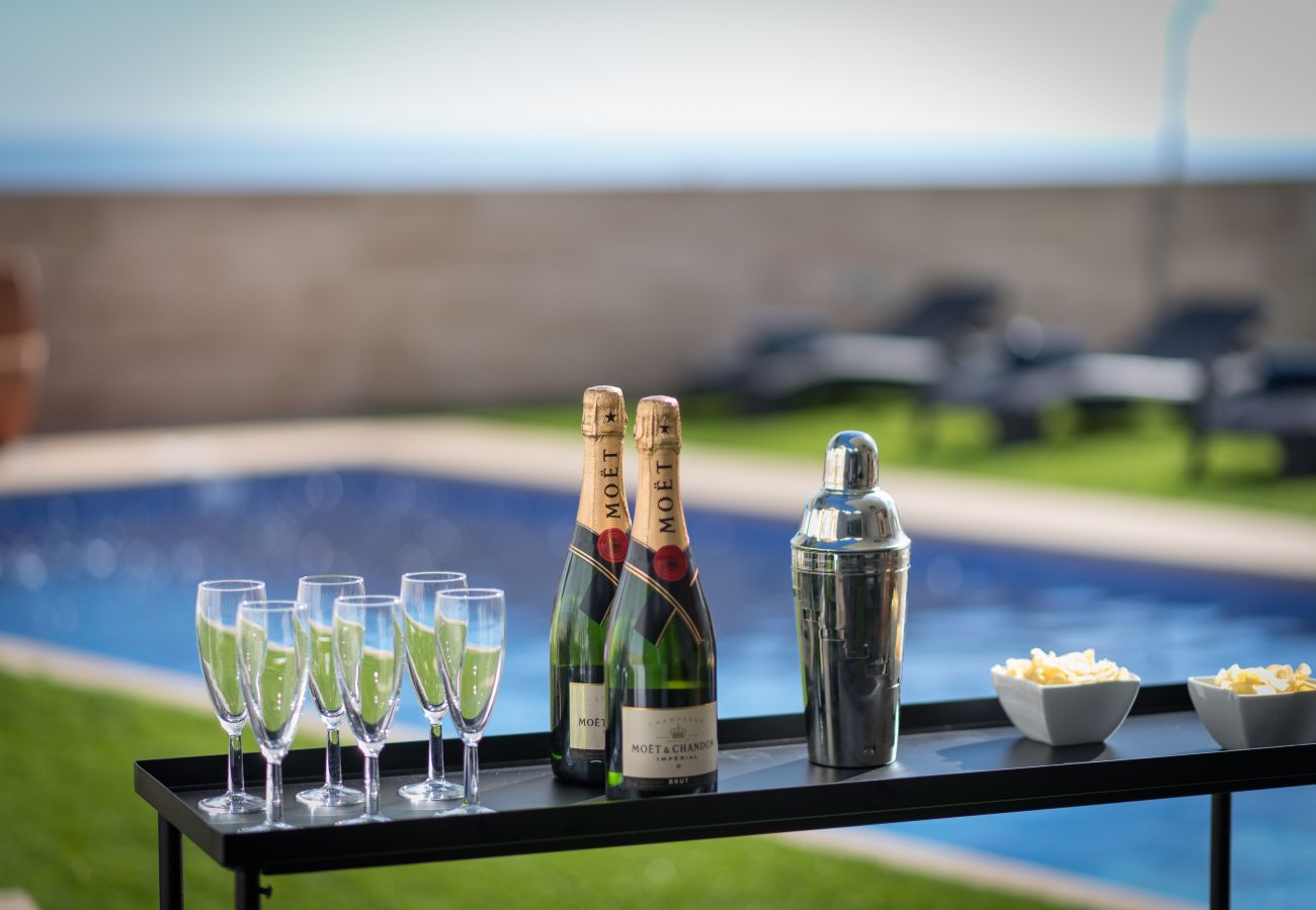 Villa in Tenerife - STUNNING LUXURY VILLA WITH SEA VIEWS -  HomeForGuest