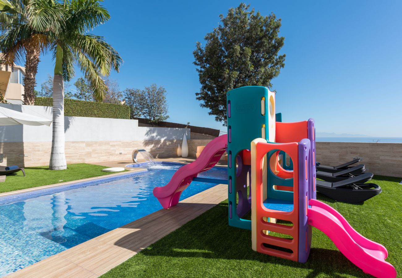 Villa in Tenerife - STUNNING LUXURY VILLA WITH SEA VIEWS -  HomeForGuest