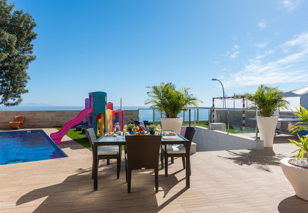 Villa in Tenerife - STUNNING LUXURY VILLA WITH SEA VIEWS -  HomeForGuest