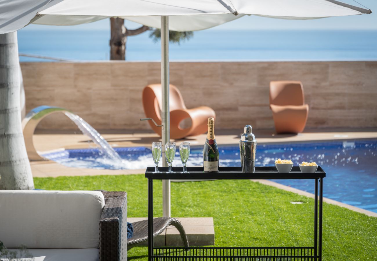 Villa in Tenerife - STUNNING LUXURY VILLA WITH SEA VIEWS -  HomeForGuest