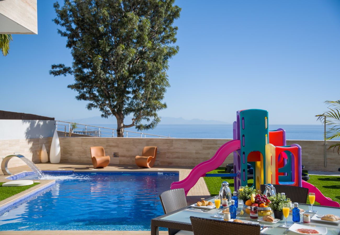 Villa in Tenerife - STUNNING LUXURY VILLA WITH SEA VIEWS -  HomeForGuest