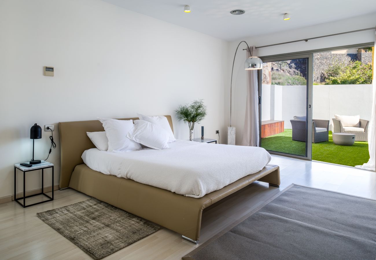 Villa in Tenerife - STUNNING LUXURY VILLA WITH SEA VIEWS -  HomeForGuest