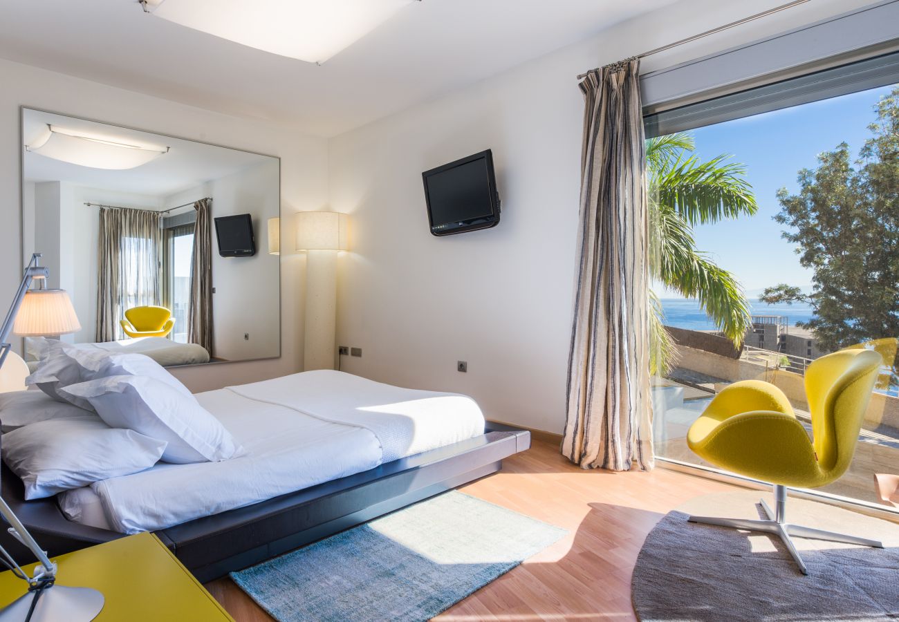 Villa in Tenerife - STUNNING LUXURY VILLA WITH SEA VIEWS -  HomeForGuest