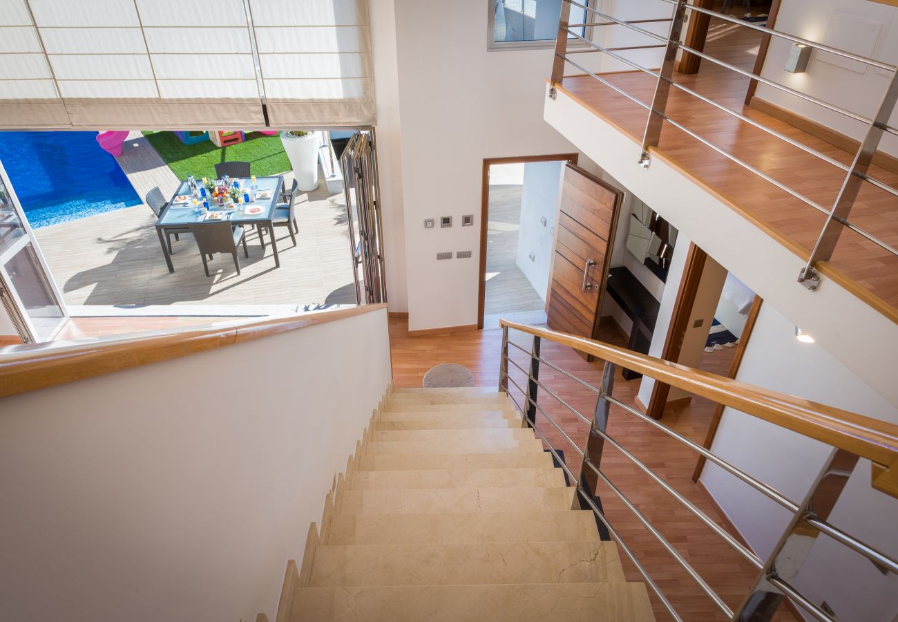 Villa in Tenerife - STUNNING LUXURY VILLA WITH SEA VIEWS -  HomeForGuest