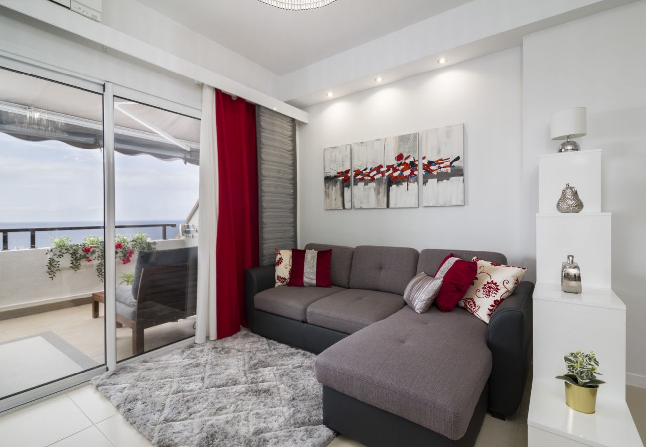 Ferienwohnung in Bajamar - HomeForGuest APT MIT MEERESBLICK, BARBEQUE, GYM