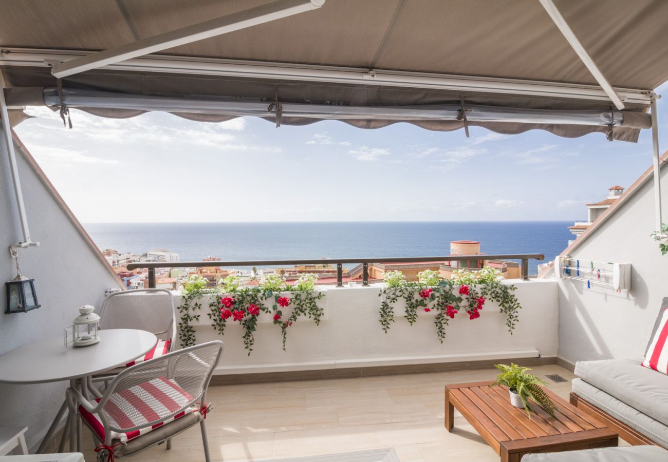 Ferienwohnung in Bajamar - HomeForGuest APT MIT MEERESBLICK, BARBEQUE, GYM