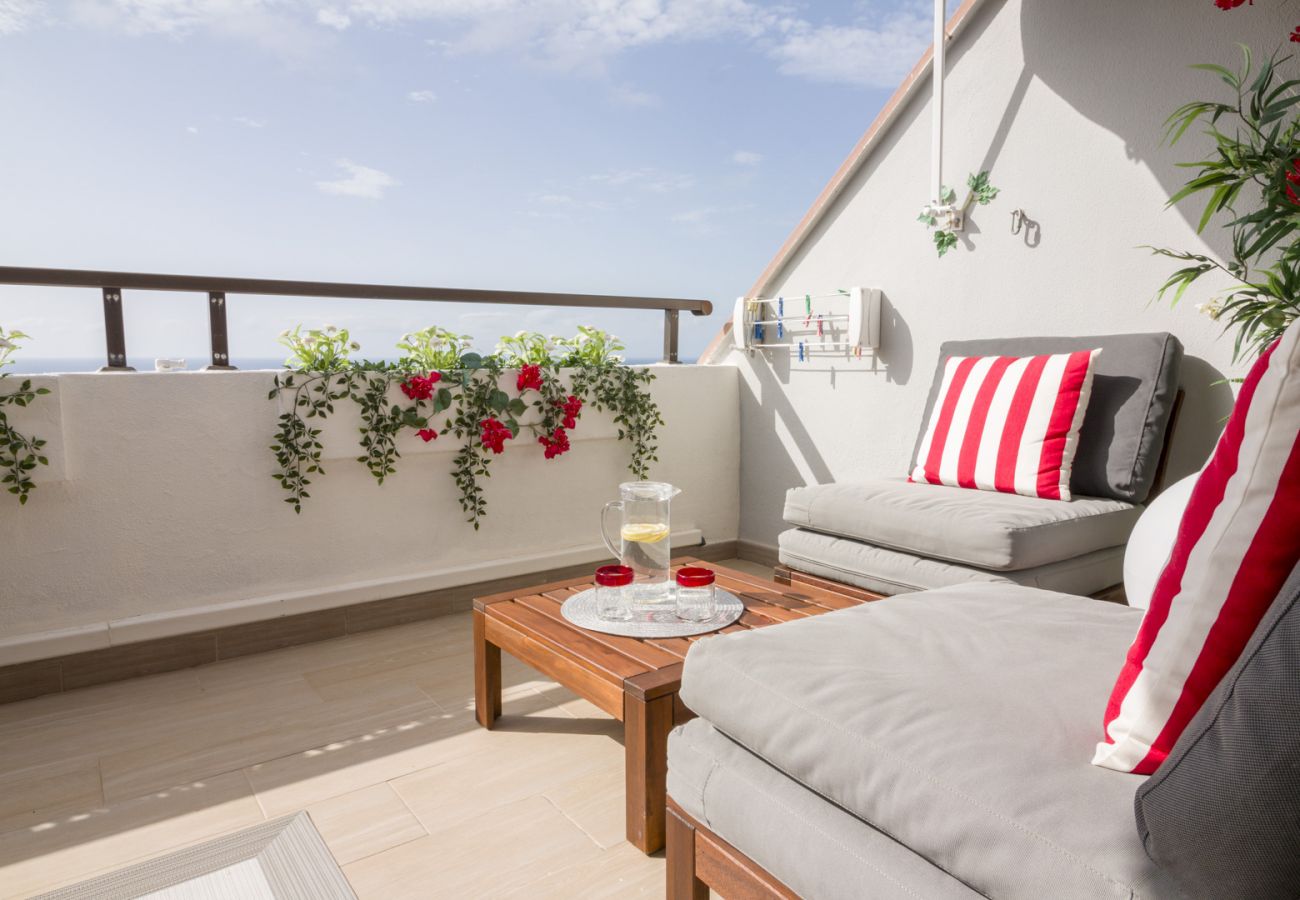 Ferienwohnung in Bajamar - HomeForGuest APT MIT MEERESBLICK, BARBEQUE, GYM