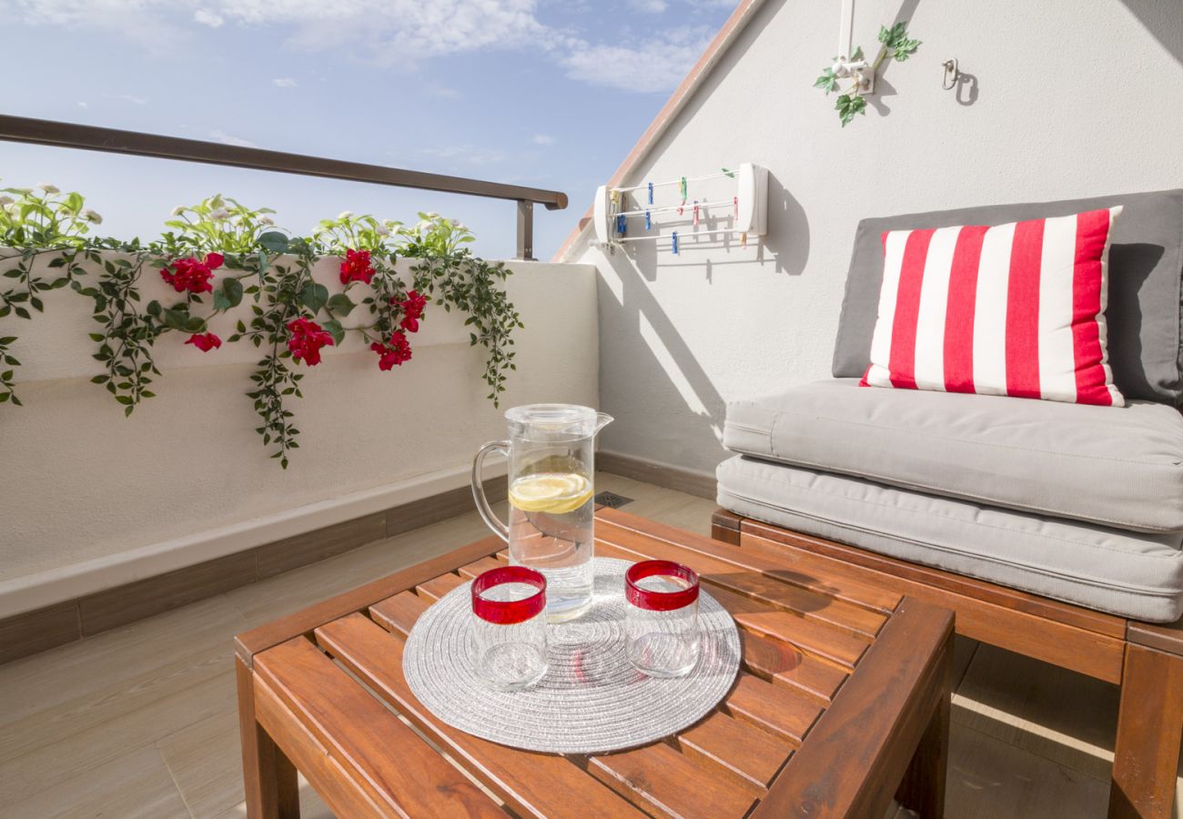 Ferienwohnung in Bajamar - HomeForGuest APT MIT MEERESBLICK, BARBEQUE, GYM
