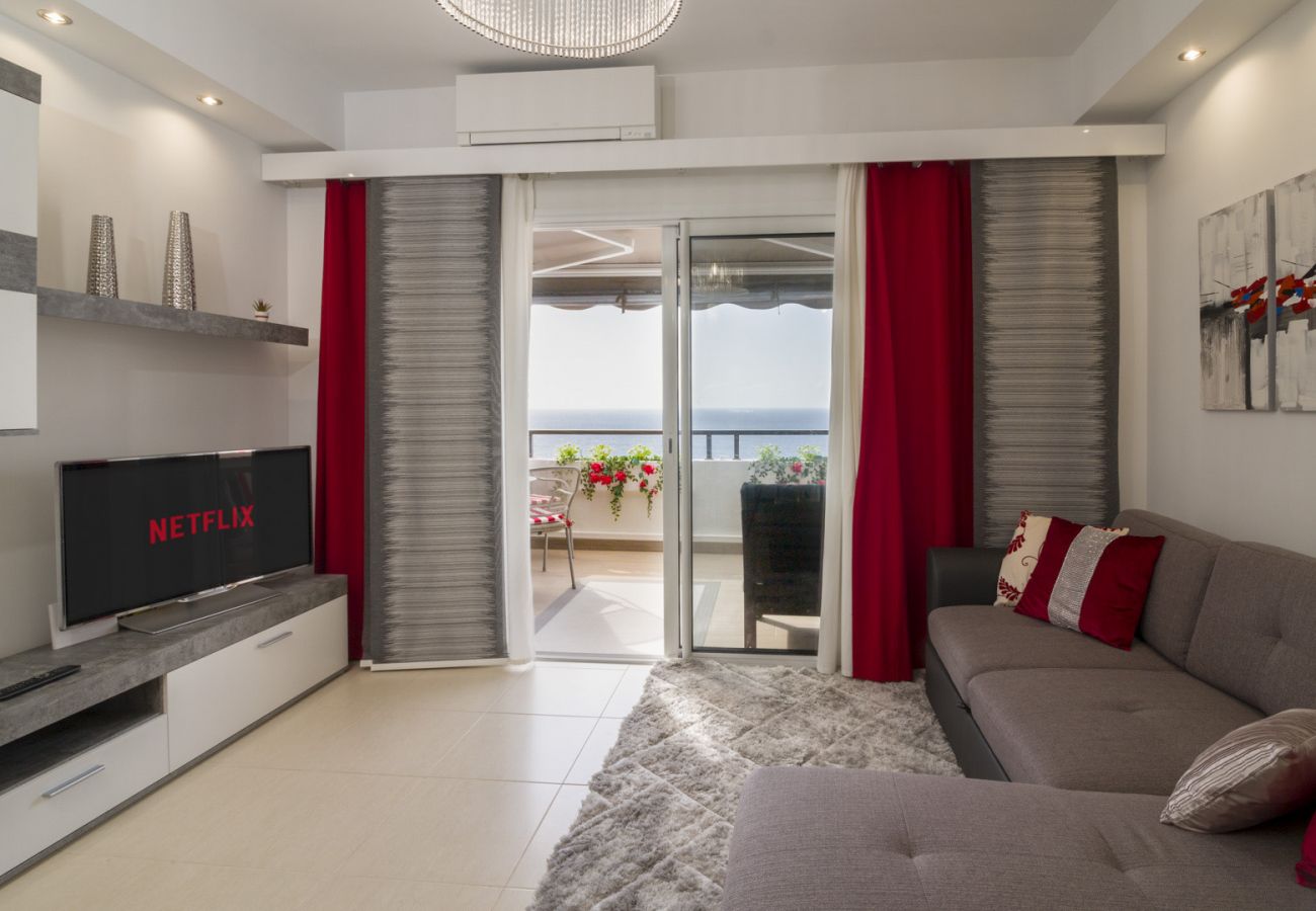 Ferienwohnung in Bajamar - HomeForGuest APT MIT MEERESBLICK, BARBEQUE, GYM