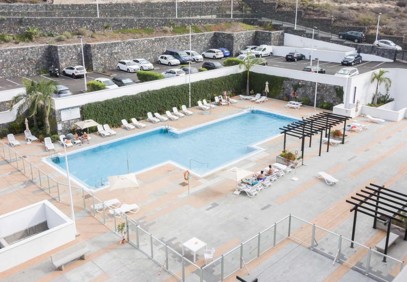 Ferienwohnung in Bajamar - HomeForGuest APT MIT MEERESBLICK, BARBEQUE, GYM
