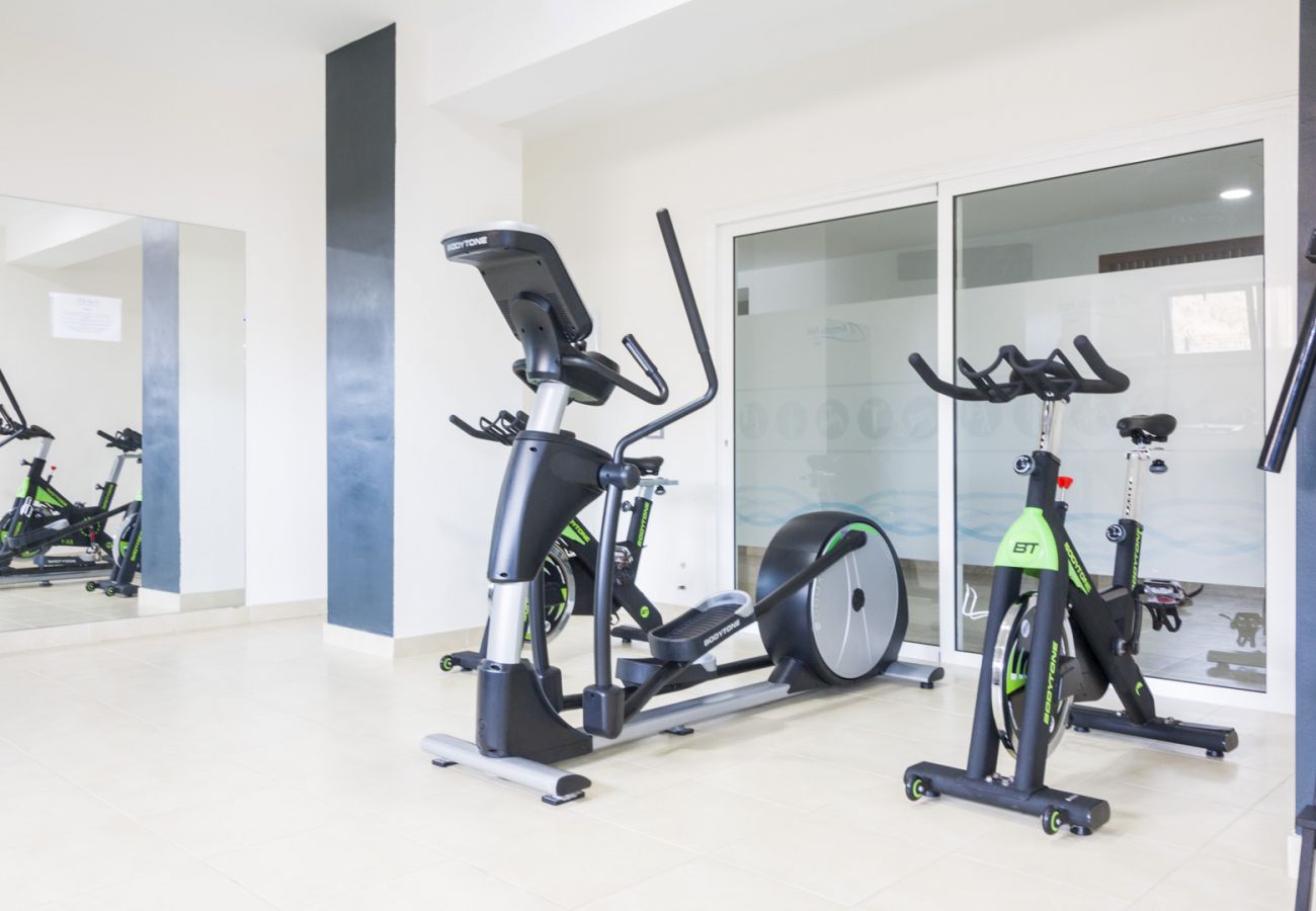Ferienwohnung in Bajamar - HomeForGuest APT MIT MEERESBLICK, BARBEQUE, GYM
