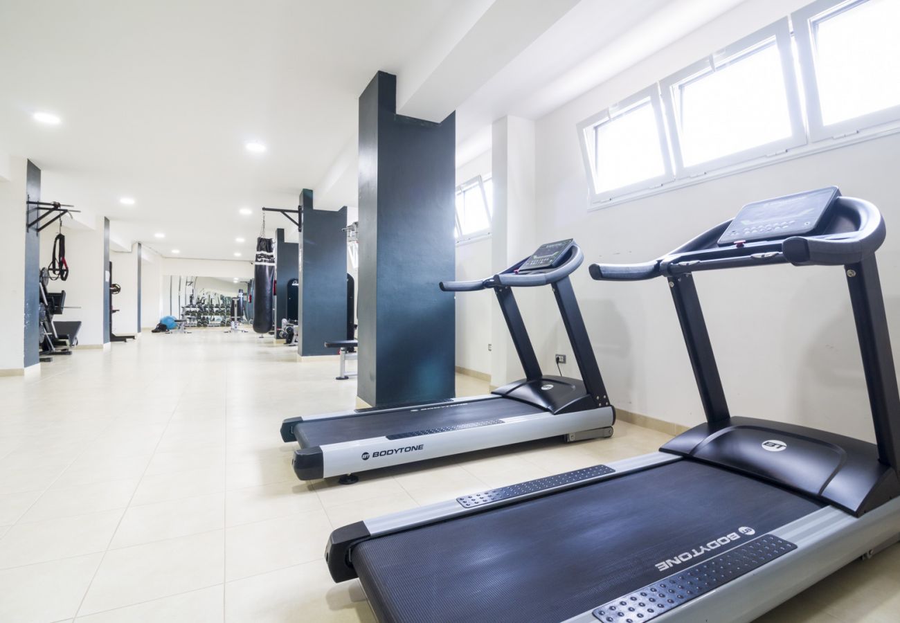 Ferienwohnung in Bajamar - HomeForGuest APT MIT MEERESBLICK, BARBEQUE, GYM