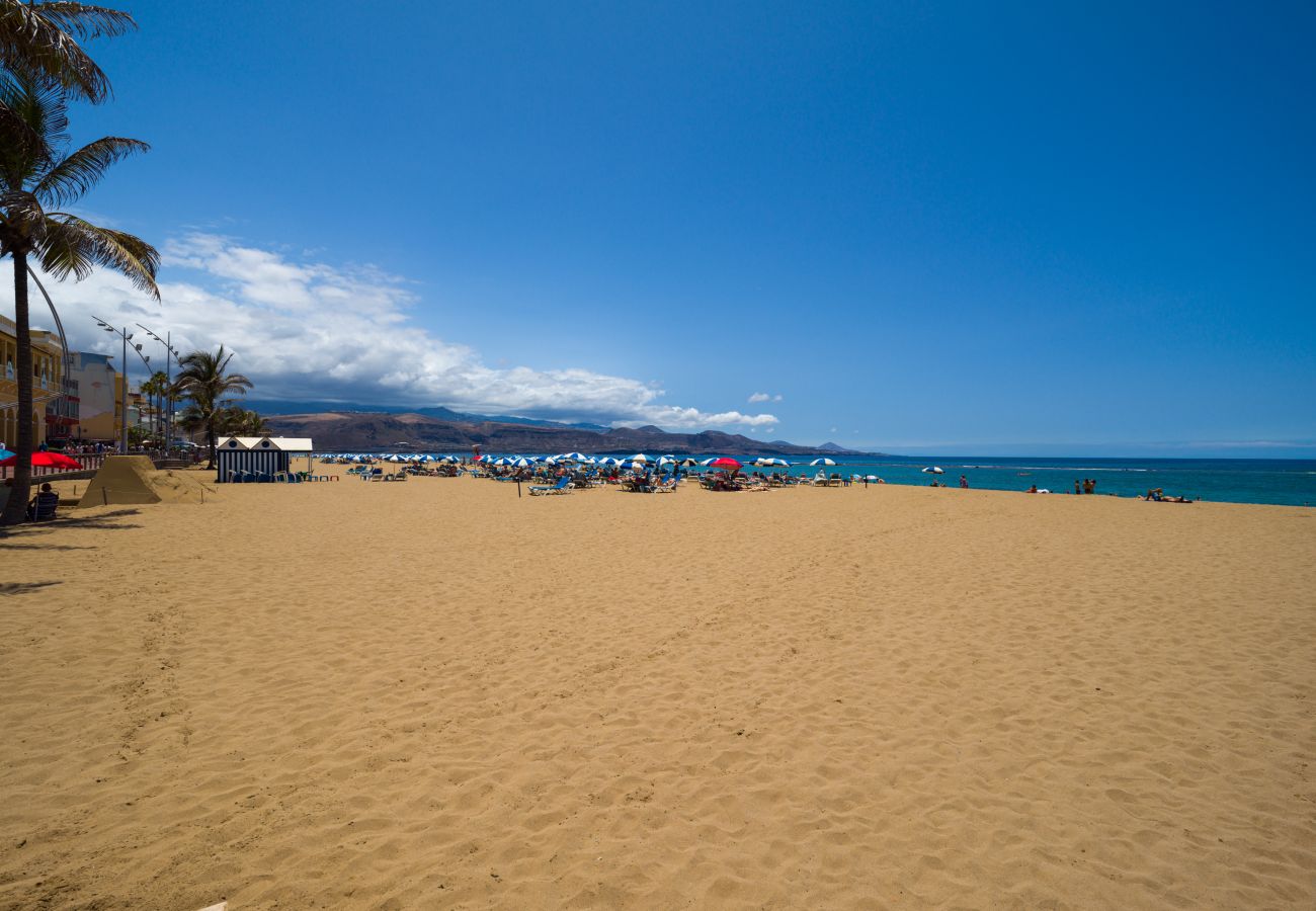 Ferienhaus in Las Palmas de Gran Canaria - Great terrace in front of the beach by CanariasGetaway