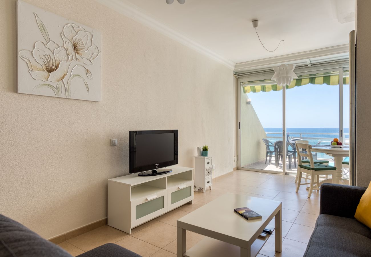 Ferienhaus in Las Palmas de Gran Canaria - Front line with nice terrace By CanariasGetaway 